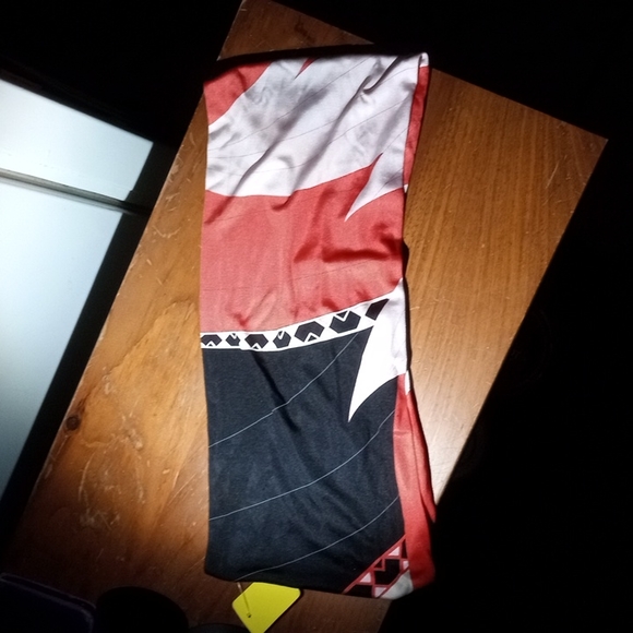 Pucci silk geometric top with belt and storage bag EUC - Picture 11 of 11